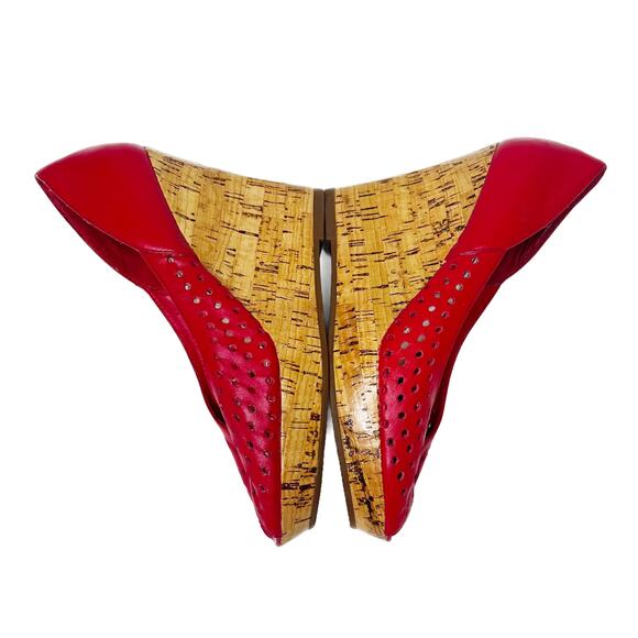 Steve Madden Visible Platform Open Toe Wedge Heels Perforated Red Leather 6 B - Picture 5 of 13